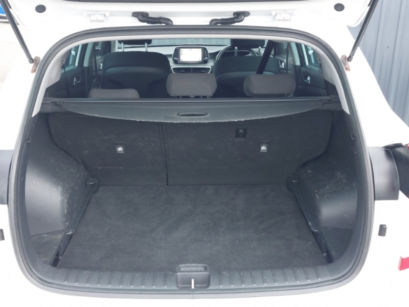 Hyundai Genesis Tucson 1.6 Gdi Se Nav 2Wd Estate White #18