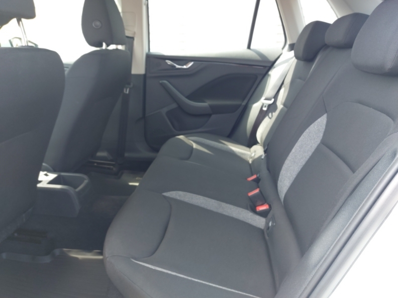 Skoda Kamiq 1.0 Tsi 95 S White #6