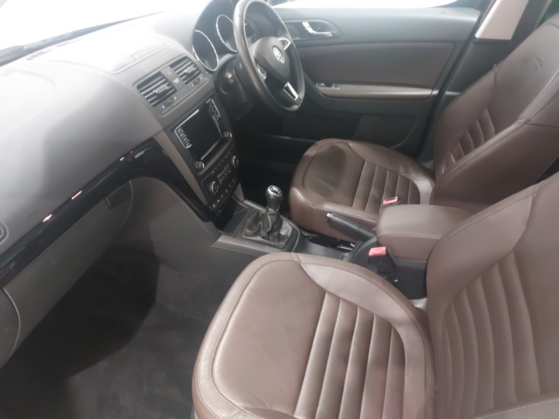 Skoda Yeti 1.4 Tsi Laurin Klement 4X4 Black #5