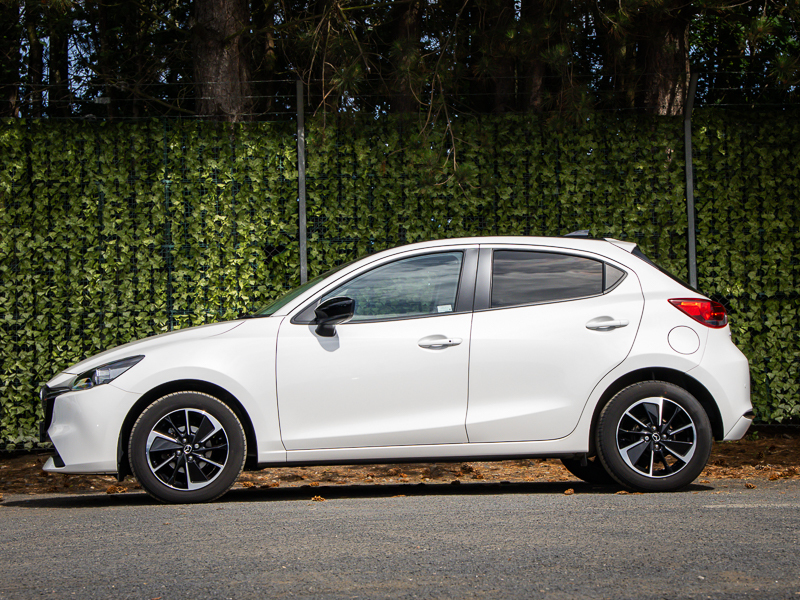 Mazda 2 1.5 E-skyactiv G Mhev Homura Aka White #4