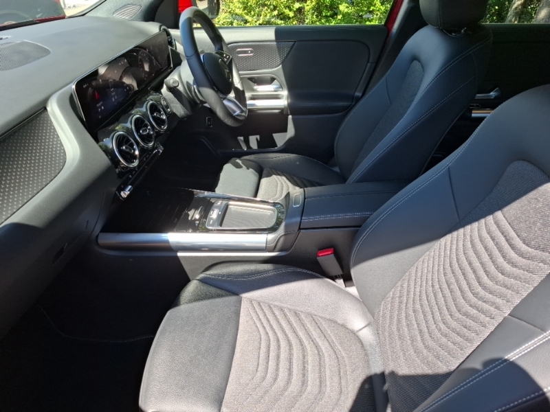 Mercedes-Benz GLA Class Gla 200 Sport Executive Red #5