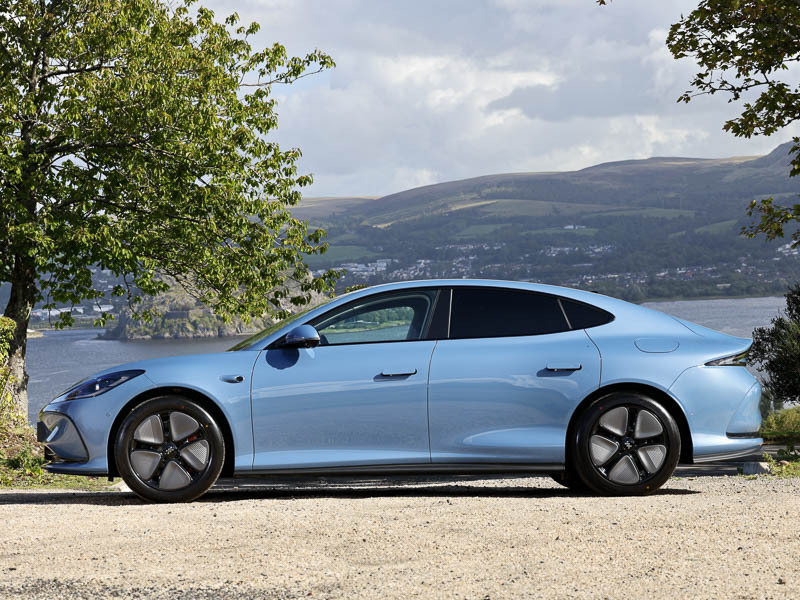 MG IM5 300Kw Long Range 100Kwh Blue #4