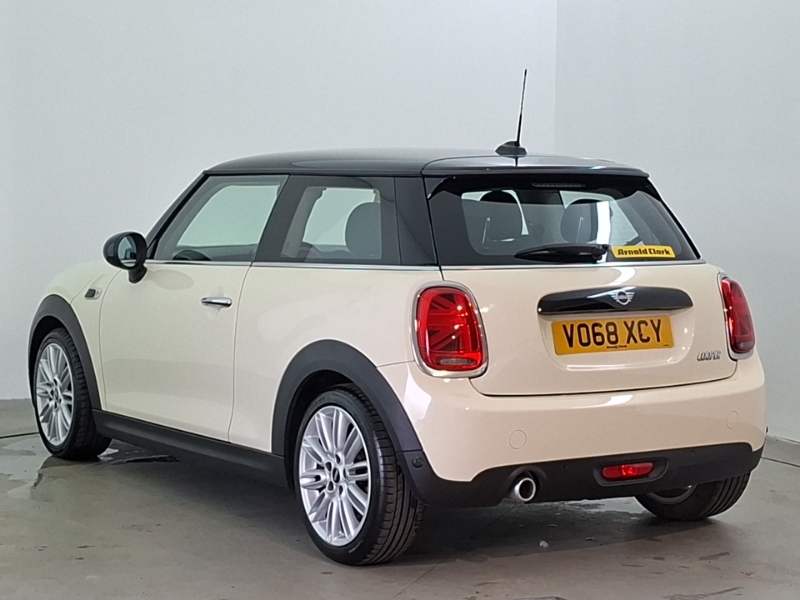 Mini Hatch 1.5 Cooper II VO68XCY White #2
