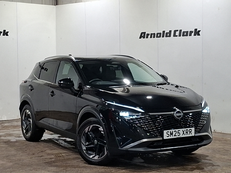 Nissan Qashqai 1.3 Dig-t Mh N-connecta Glass Roof Black