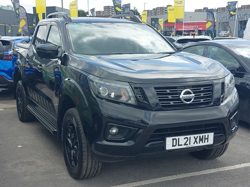 Nissan Navara Double Cab Pick Up N-guard 2.3Dci 190 Tt 4Wd Black
