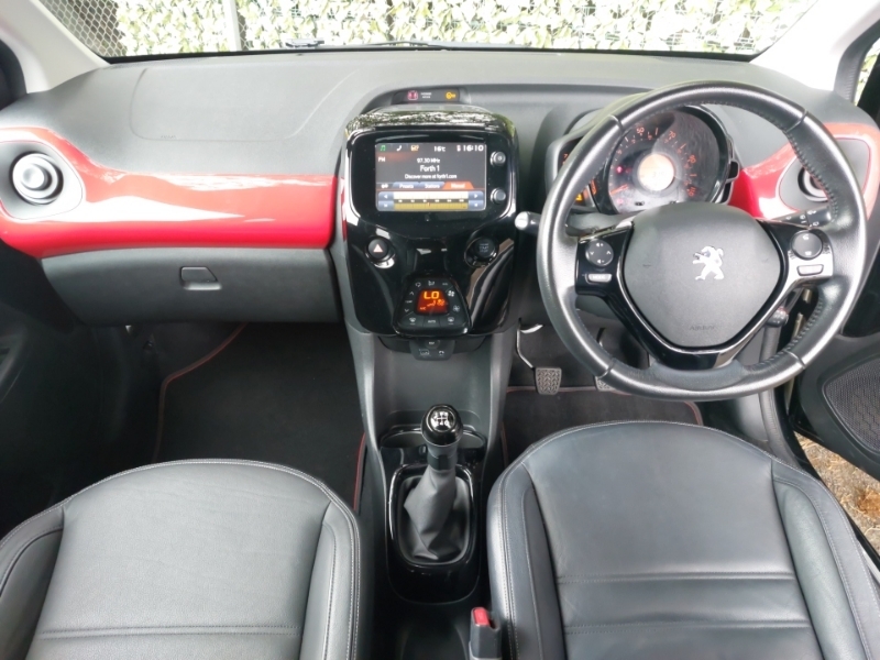 Peugeot 108 1.2 Puretech Gt Line Black #3