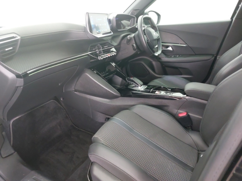 Peugeot e-2008 100Kw Gt Line 50Kwh Black #5