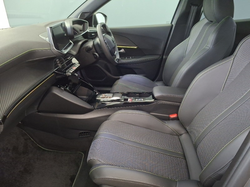 Peugeot e-2008 115Kw Gt 54Kwh Grey #5