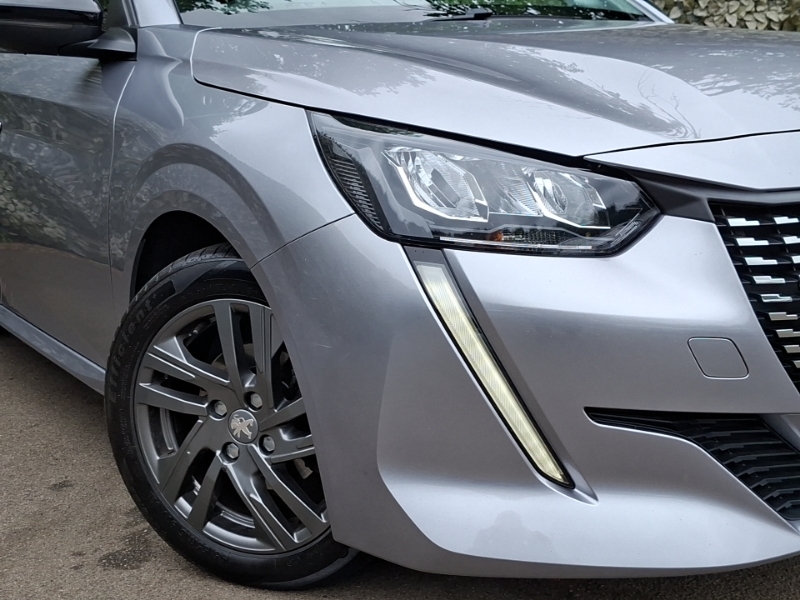 Peugeot 208 1.2 Puretech Allure Premium Hatchback #20