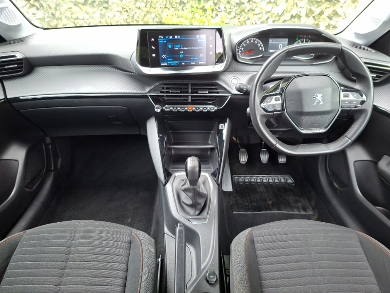 Peugeot 208 1.2 Puretech Allure Premium Hatchback #3