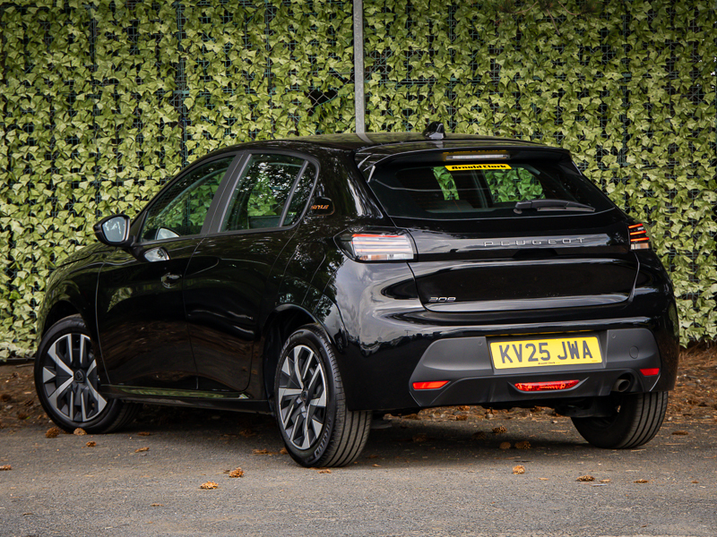 Peugeot 208 1.2 Puretech 100 Style KV25JWA Black #2