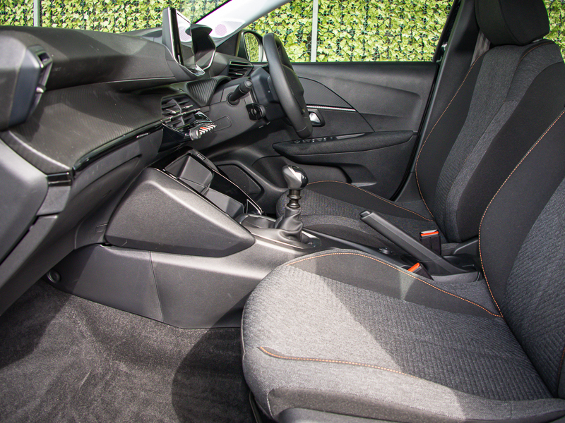 Peugeot 208 1.2 Puretech 100 Style KV25JWA Black #3
