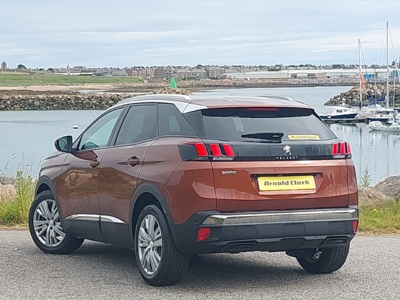 Peugeot 3008 1.5 Bluehdi Allure BC18NYU Brown #2