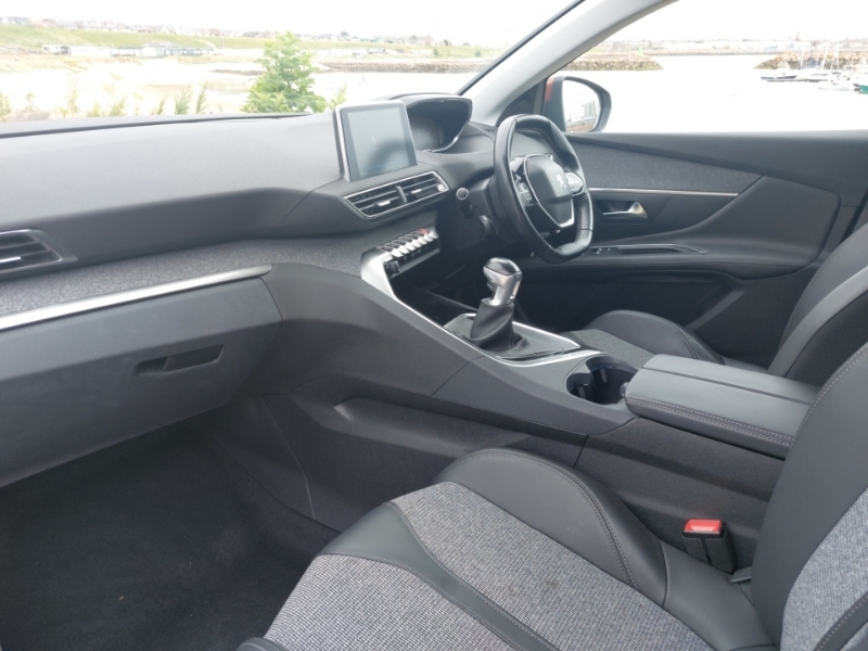 Peugeot 3008 1.5 Bluehdi Allure BC18NYU Brown #5