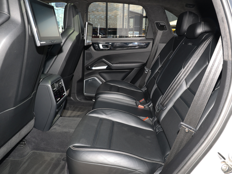 Porsche Cayenne E-hybrid Turbo S Tiptronic S White #6