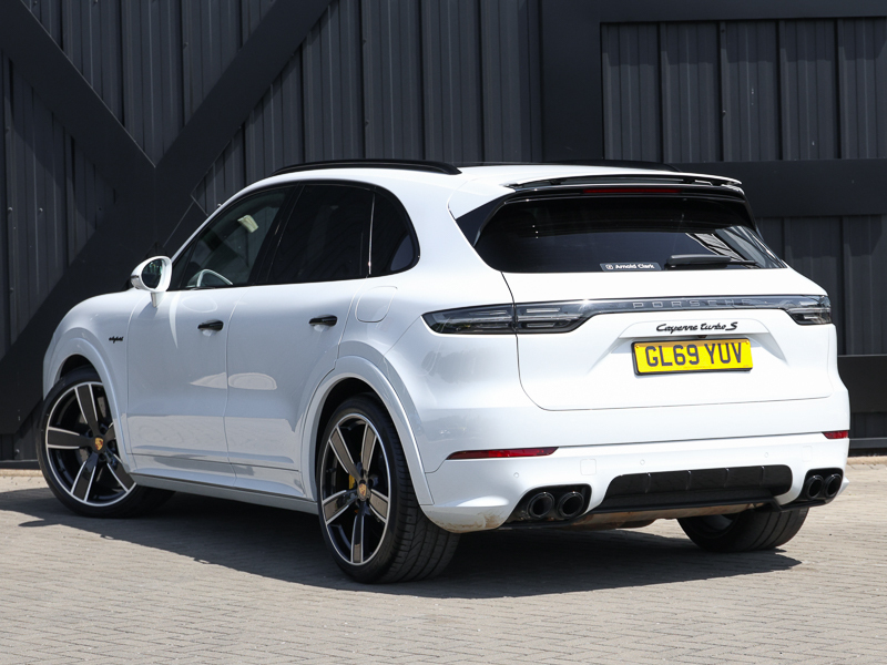 Porsche Cayenne E-hybrid Turbo S Tiptronic S White #2