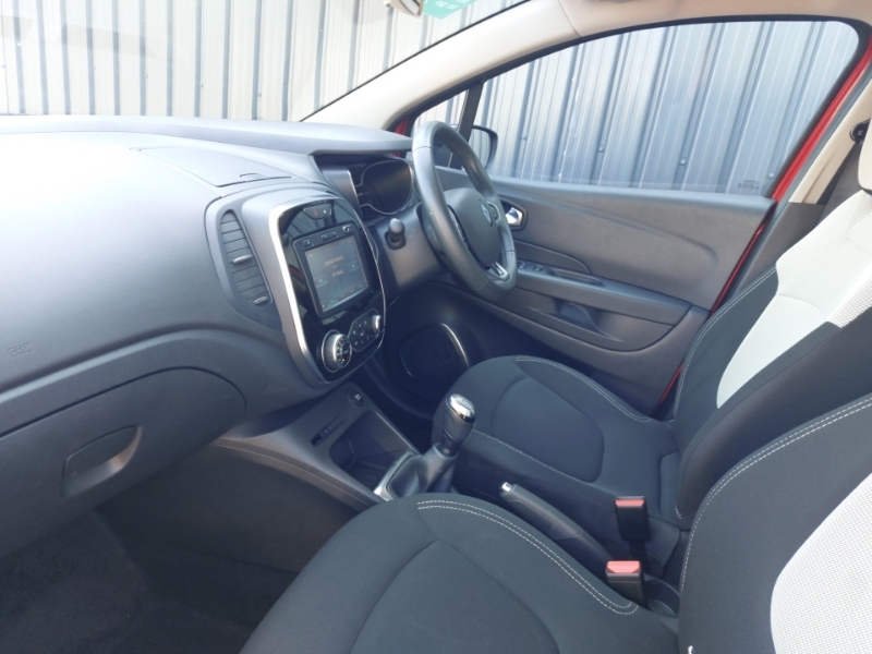 Renault Captur 0.9 Tce 90 Iconic SJ68YOW Red #5