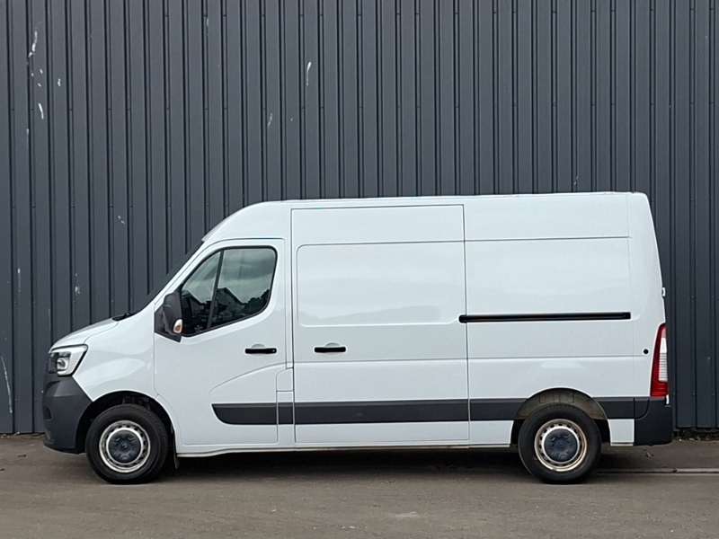 Renault Master Mm35 Blue Dci 135 Start Medium Roof Van White #4