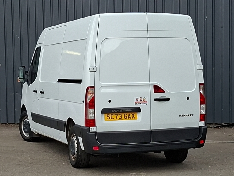 Renault Master Mm35 Blue Dci 135 Start Medium Roof Van White #2