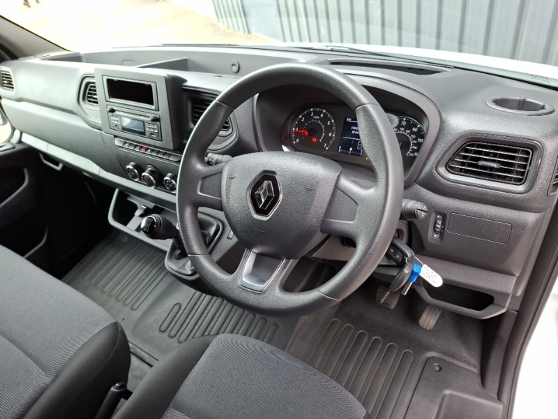 Renault Master Mm35 Blue Dci 135 Start Medium Roof Van White #3