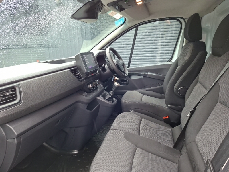 Renault Trafic Ll30 Blue Dci 130 Advance Safety Van White #5