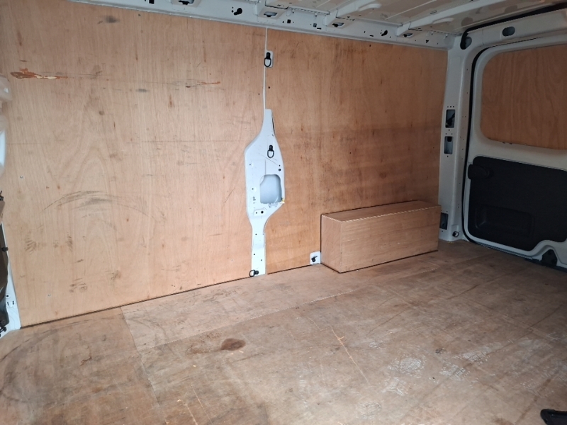Renault Trafic Ll30 Blue Dci 130 Advance Safety Van White #6