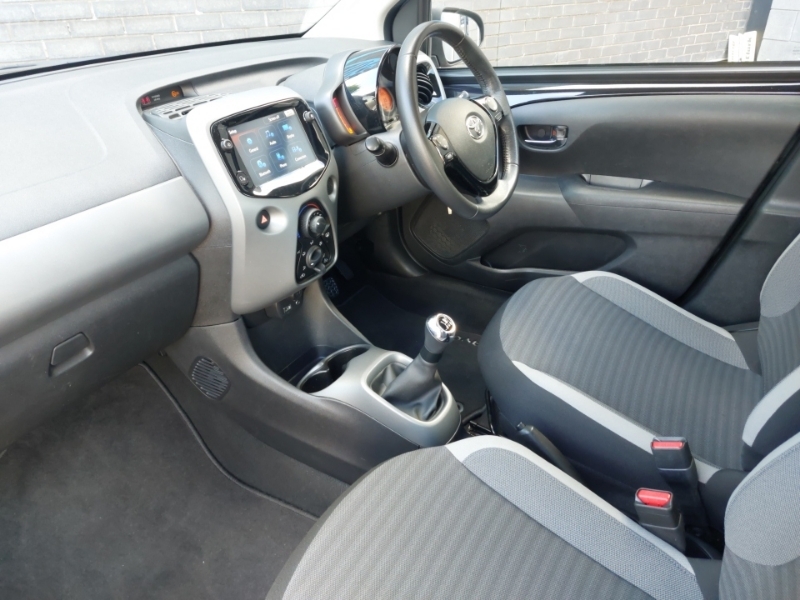 Toyota Aygo 1.0 Vvt-i X-play Black #5