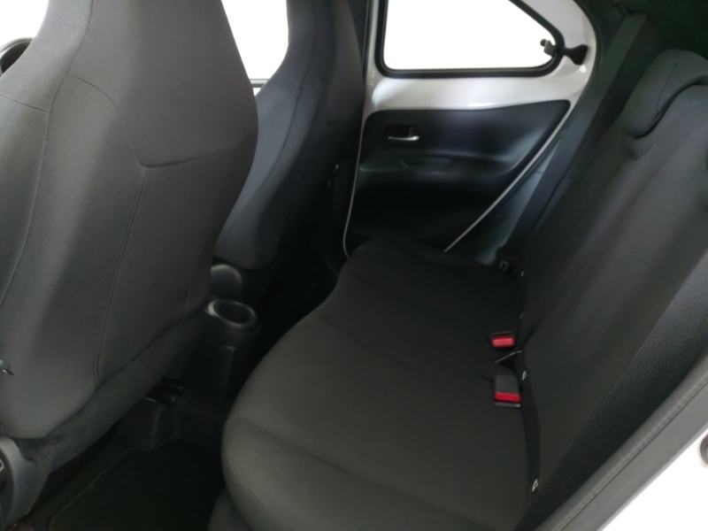 Toyota Aygo X 1.0 Vvt-i Edge White #6