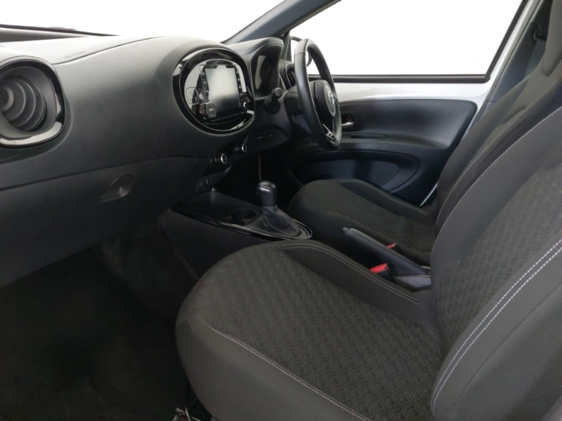 Toyota Aygo X 1.0 Vvt-i Edge White #5