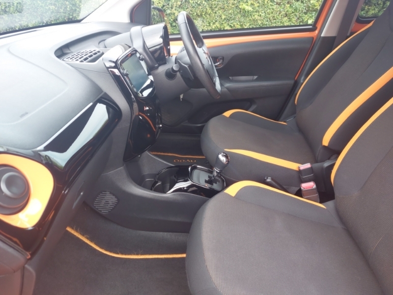 Toyota Aygo 1.0 Vvt-i X-cite 6 X-shift Orange #5