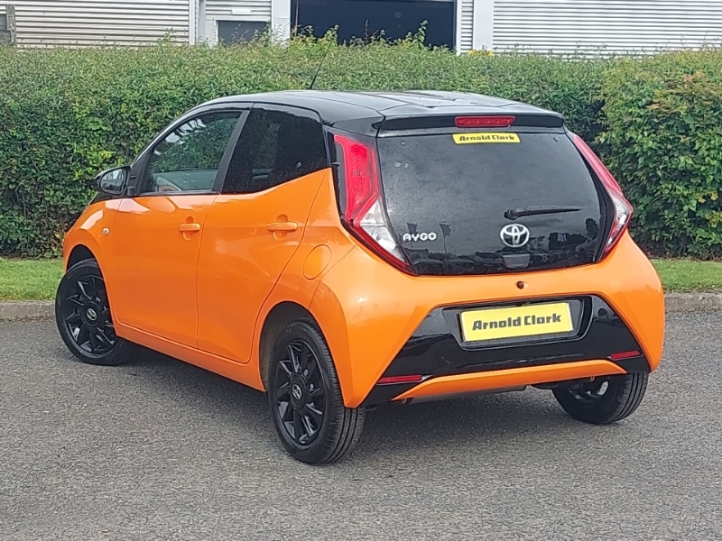 Toyota Aygo 1.0 Vvt-i X-cite 6 X-shift Orange #2