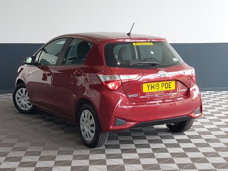 Toyota Yaris 1.5 Hybrid Active Cvt Red #2