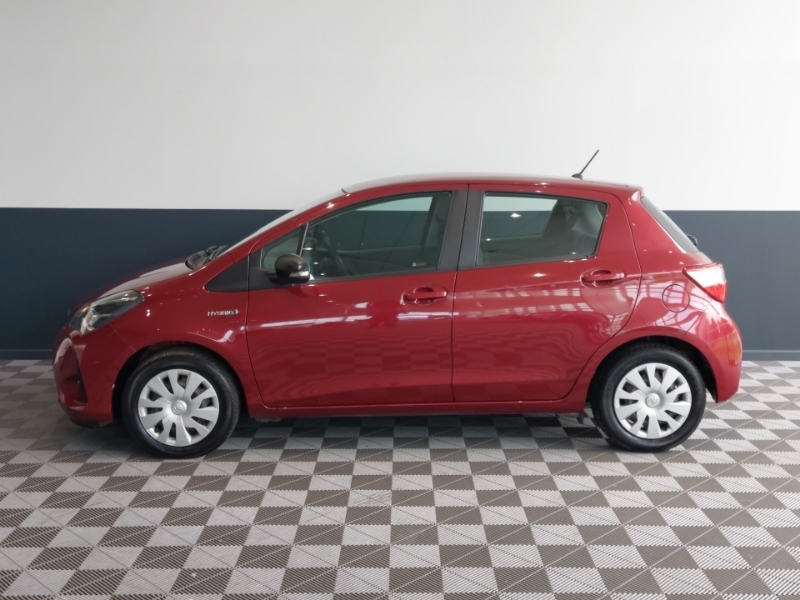 Toyota Yaris 1.5 Hybrid Active Cvt Red #4