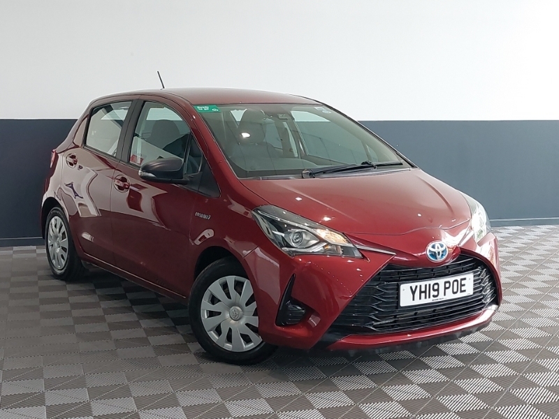 Toyota Yaris 1.5 Hybrid Active Cvt Red