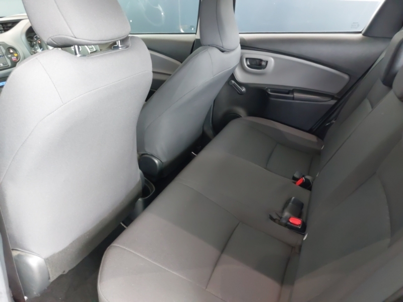 Toyota Yaris 1.5 Hybrid Active Cvt Red #6