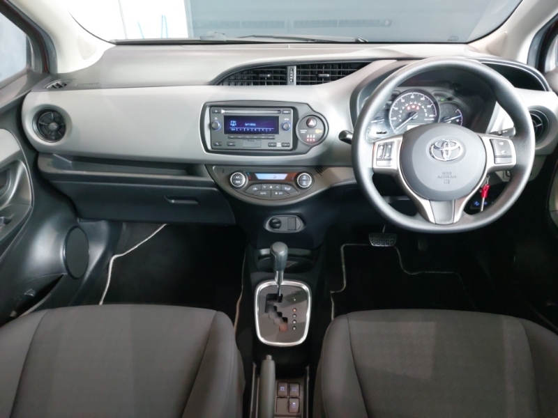Toyota Yaris 1.5 Hybrid Active Cvt Red #3