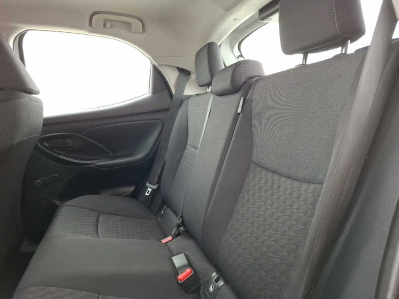 Toyota Yaris 1.5 Hybrid Icon Cvt EJ23XNB White #6