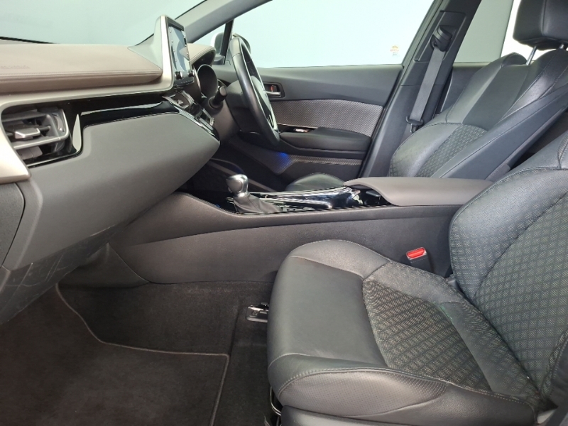 Toyota C-Hr 2.0 Hybrid Excel Cvt SA70VLU White #5
