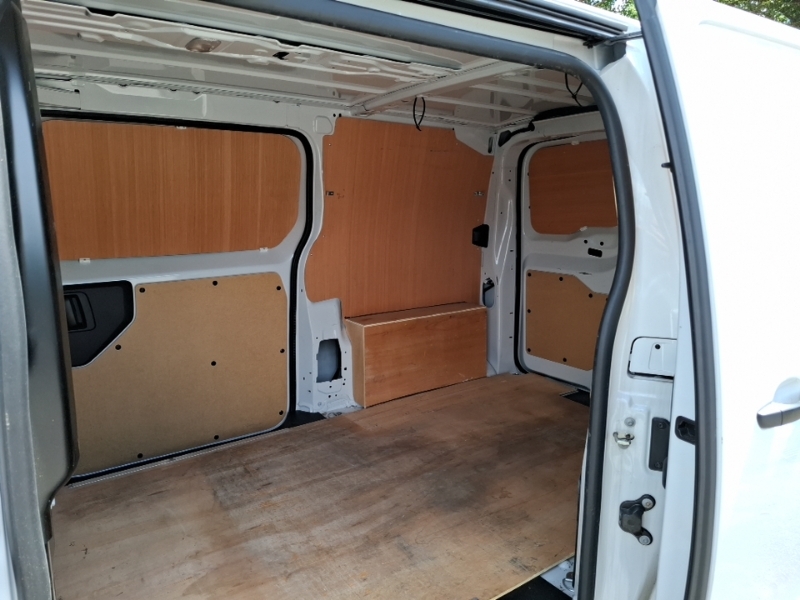 Vauxhall Vivaro 1.5 Turbo D 120 Prime H1 Van White #6