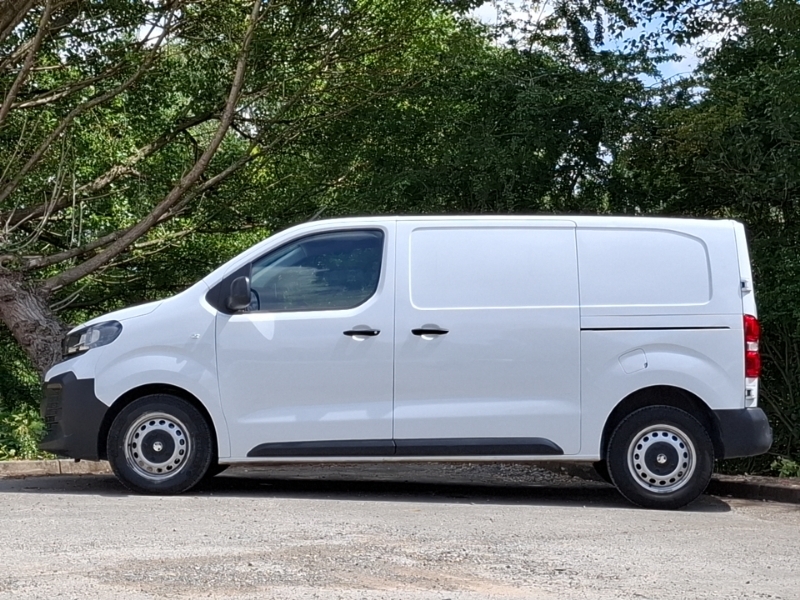 Vauxhall Vivaro 1.5 Turbo D 120 Prime H1 Van White #4