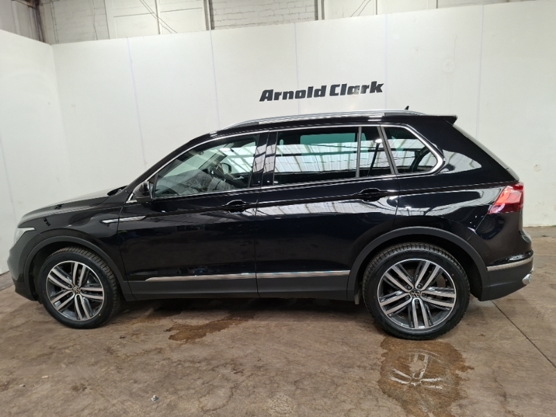Volkswagen Tiguan 2.0 Tdi Elegance Dsg DF23XNC Black #4