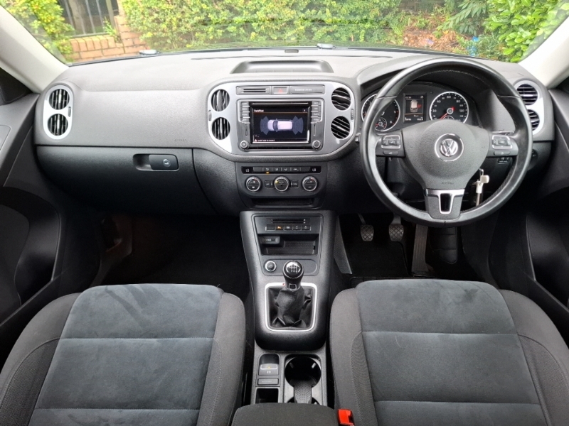 Volkswagen Tiguan 2.0 Tdi Bluemotion Tech Match 150 4Motion Black #3