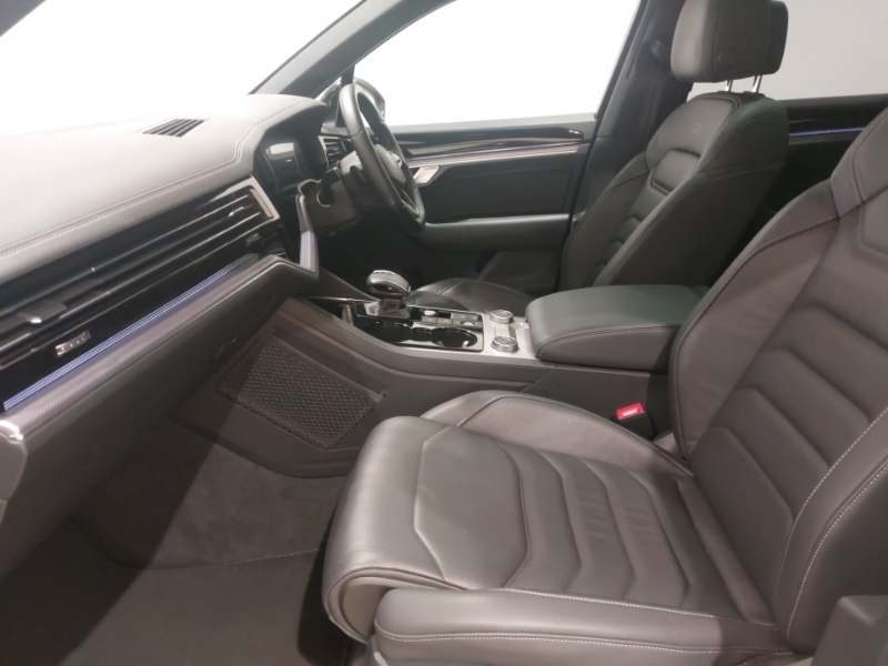Volkswagen Touareg 3.0 V6 Tdi 4Motion Black Edition Tip Black #5