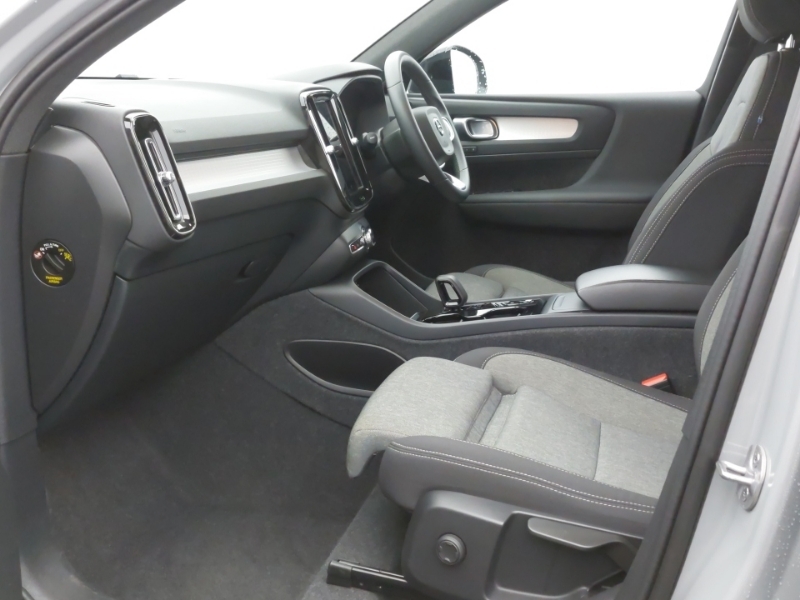 Volvo XC40 2.0 B3p Plus Dark SN23CHT Grey #5