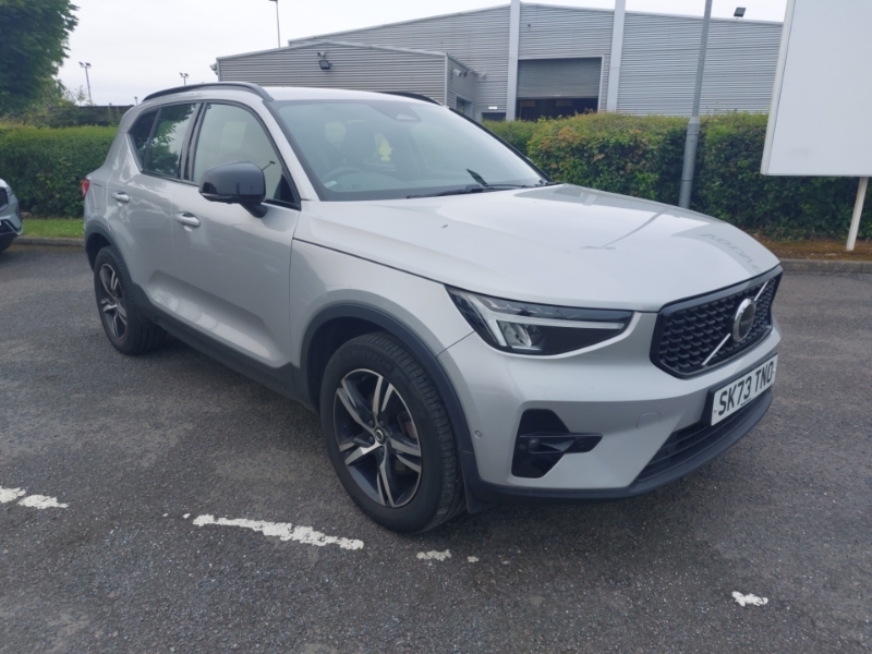 Volvo XC40 2.0 B3p Plus Dark SK73TNO Silver
