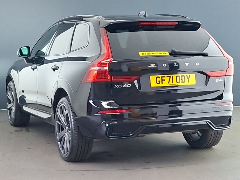 Volvo XC60 2.0 B4d R Design Awd Geartronic Black #2