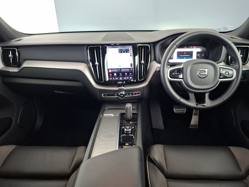 Volvo XC60 2.0 B4d R Design Awd Geartronic Black #3