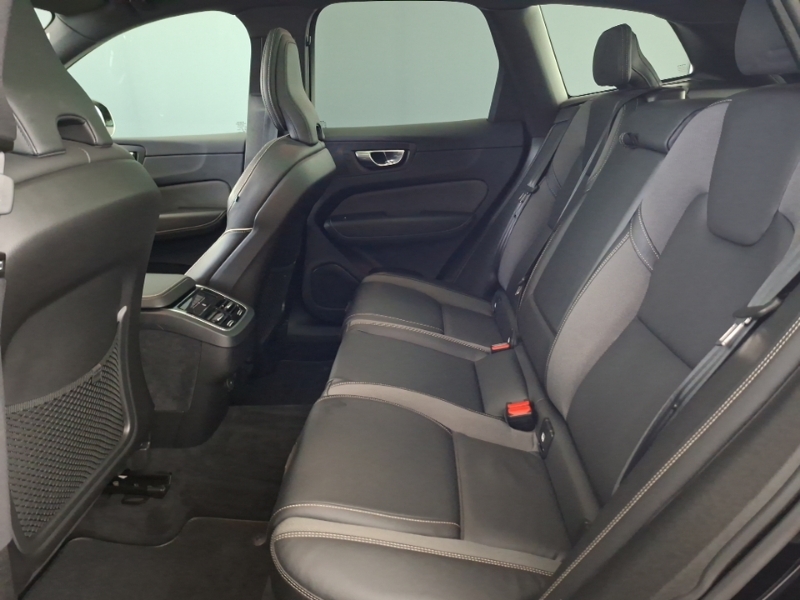 Volvo XC60 2.0 B4d R Design Awd Geartronic Black #6