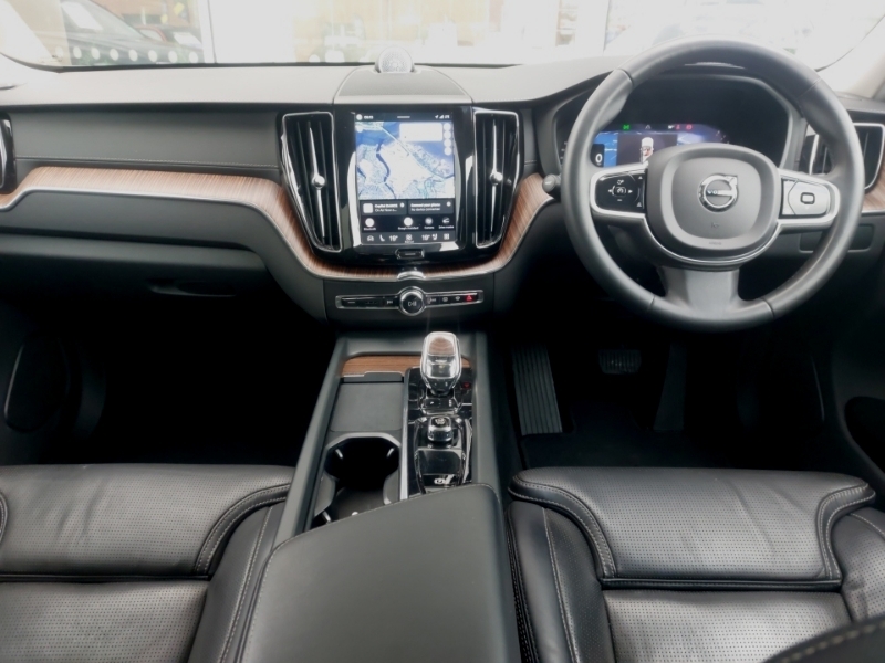 Volvo XC60 2.0 B5p Ultimate Dark Awd Geartronic White #3