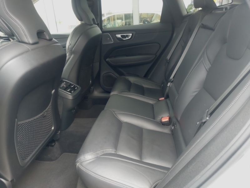 Volvo XC60 2.0 B5p Ultimate Dark Awd Geartronic White #6